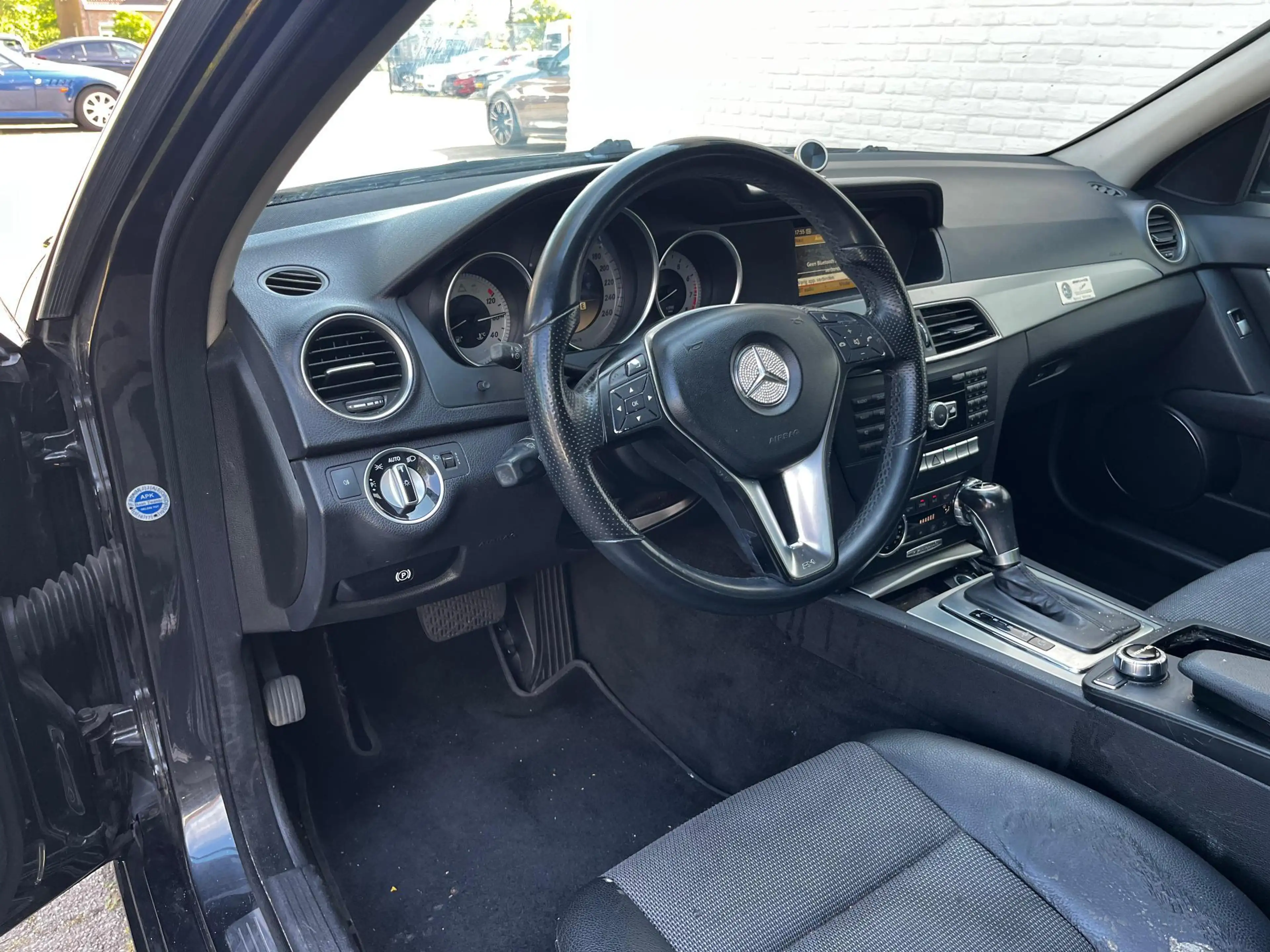 Mercedes-Benz C 350 Avantgarde — photo 10