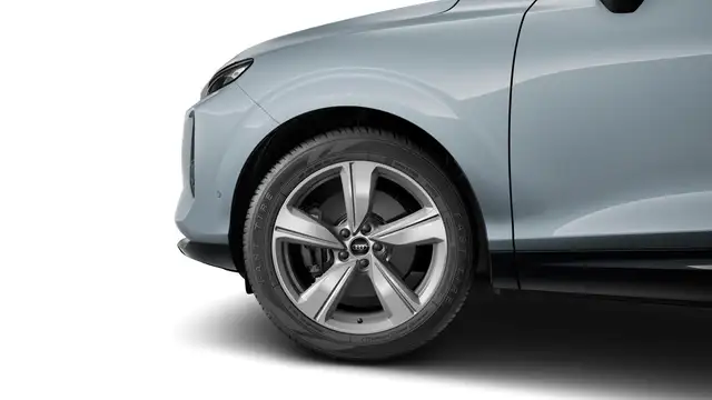 Audi Q3 view 9