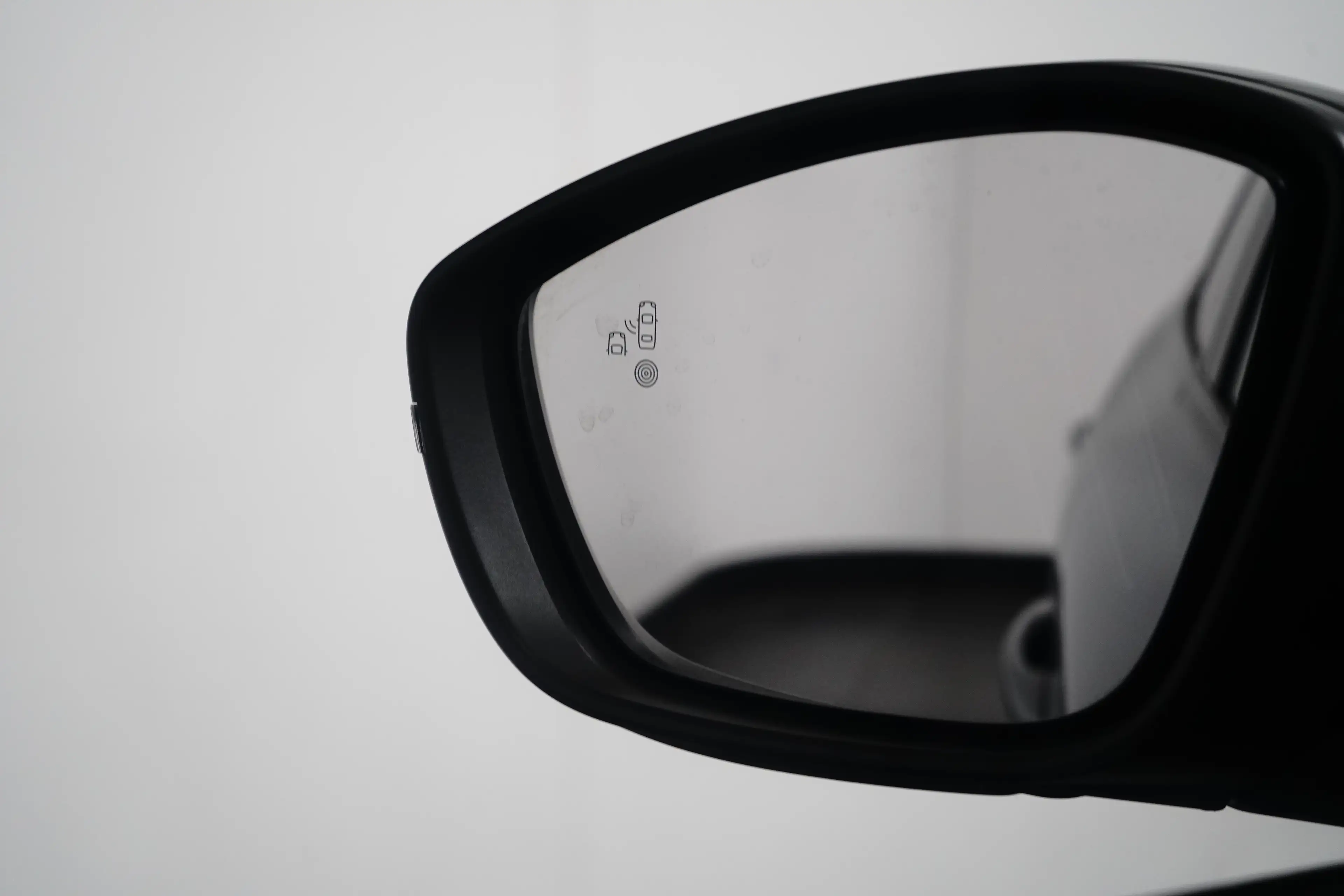 Peugeot e-2008 EV GT 50 kWh | Achteruitrijcamera | Afwijkende dak — photo 7
