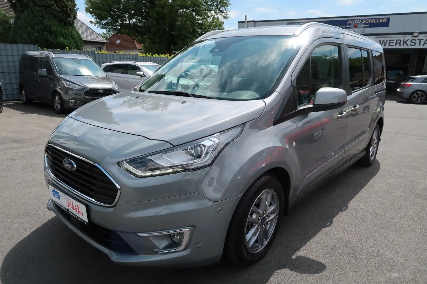 Ford Grand Tourneo Connect Titanium # Automatik Срібний - 1