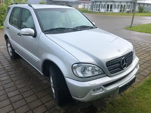 Mercedes-Benz ML 270 ML -Klasse ML 270 CDI SSD,SHZ,AHK,ALU,Allrad...