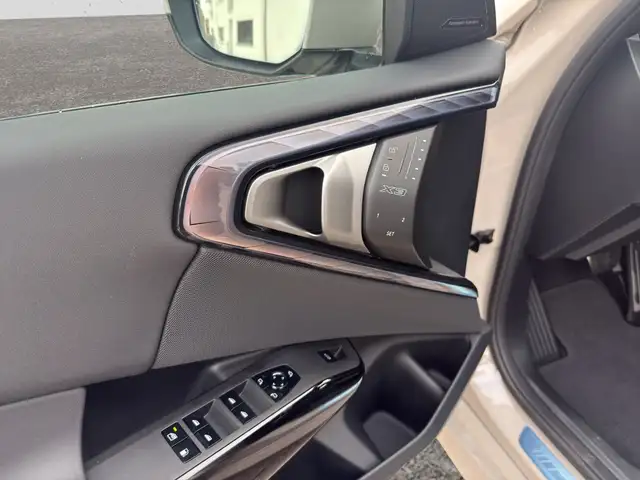 BMW X3 view 9