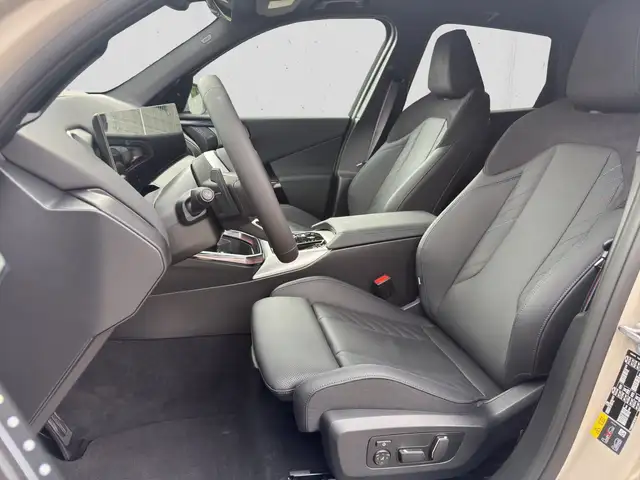 BMW X3 view 8
