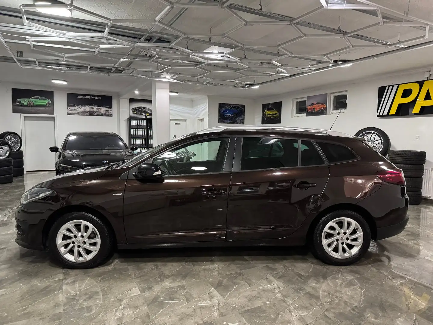 Renault Megane III 1.5 dCi Grandtour Limited / Autom. Braun - 2