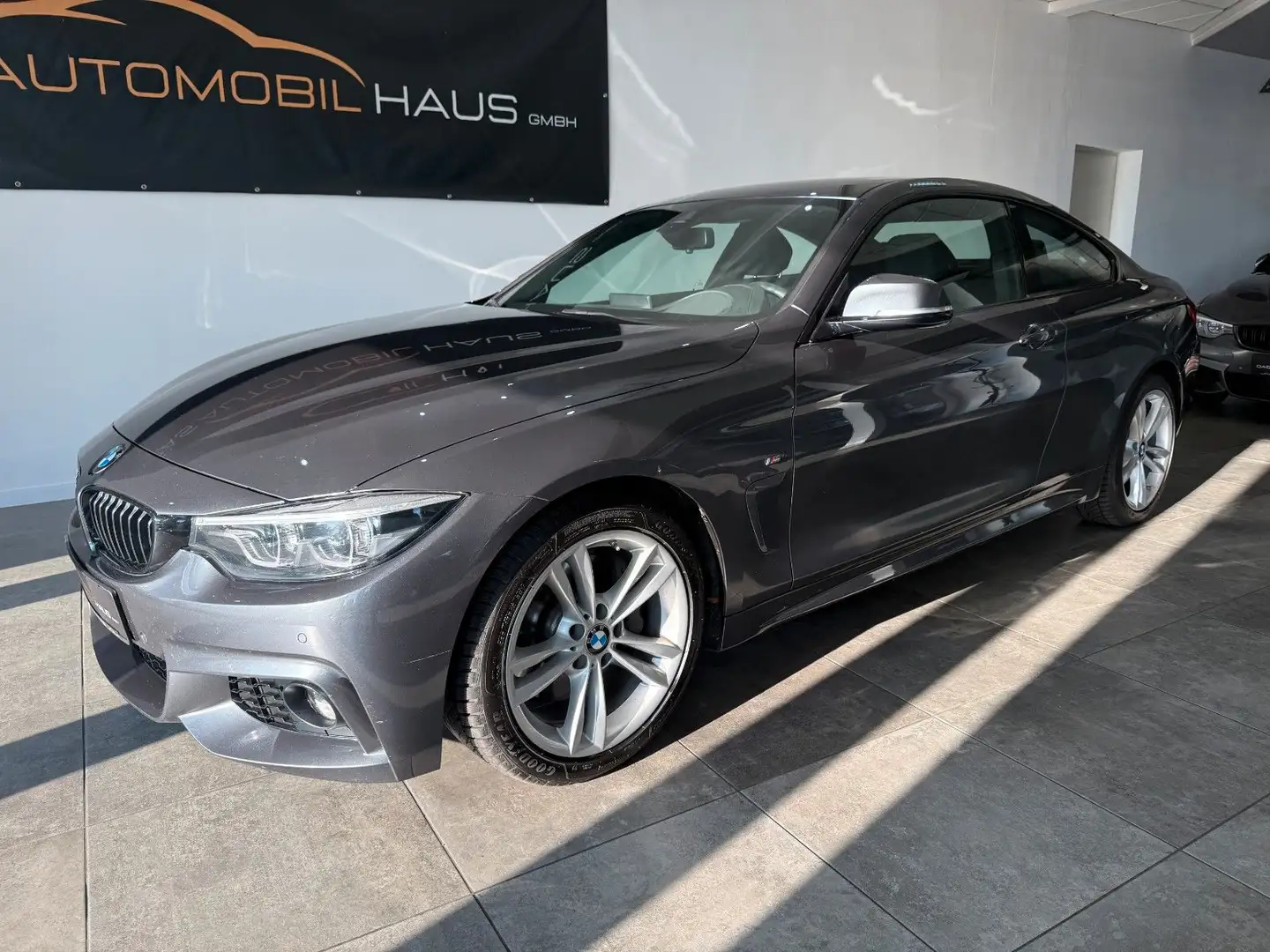 BMW 440 i Coupe M-Sport *DEUTSCH*HUD*KEYLESS*LEDER* Grau - 1