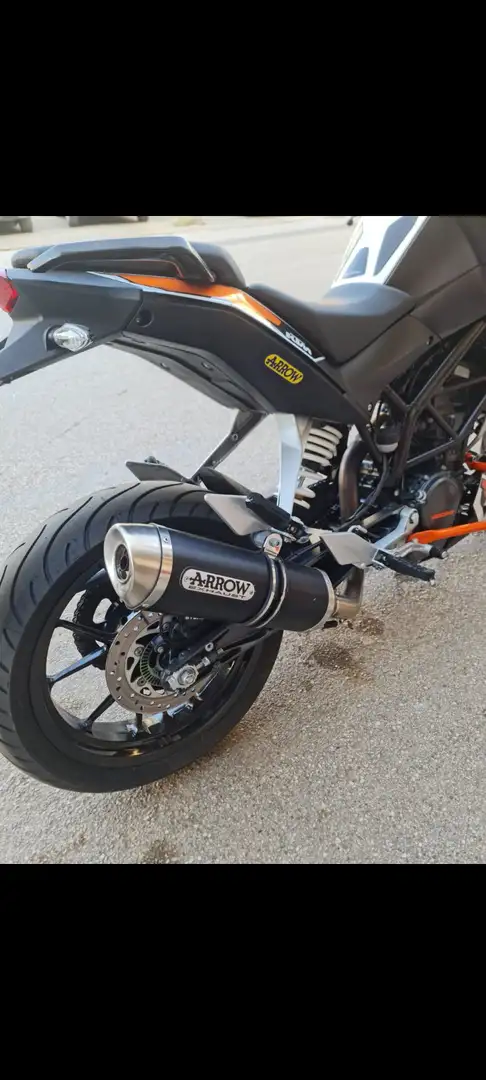 KTM 125 Duke Blanco - 1