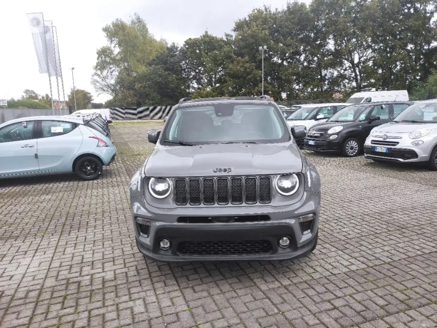 Jeep Renegade 1.5 Turbo T4 MHEV Limited Grau - 2