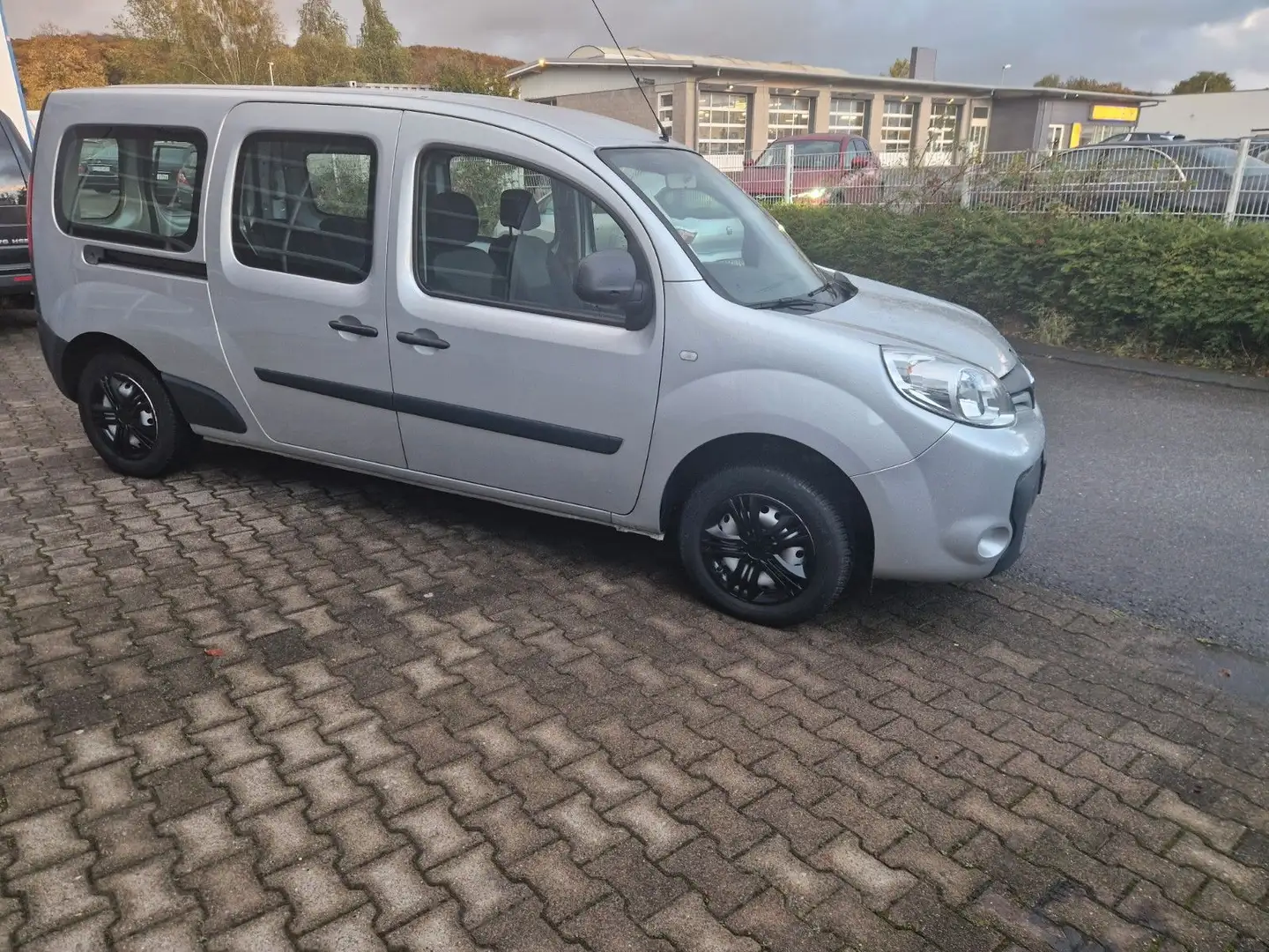 Renault Kangoo *MAXI, Extral;-Sitzer,, NAVI, 1.HD, 81-kw* Silber - 2
