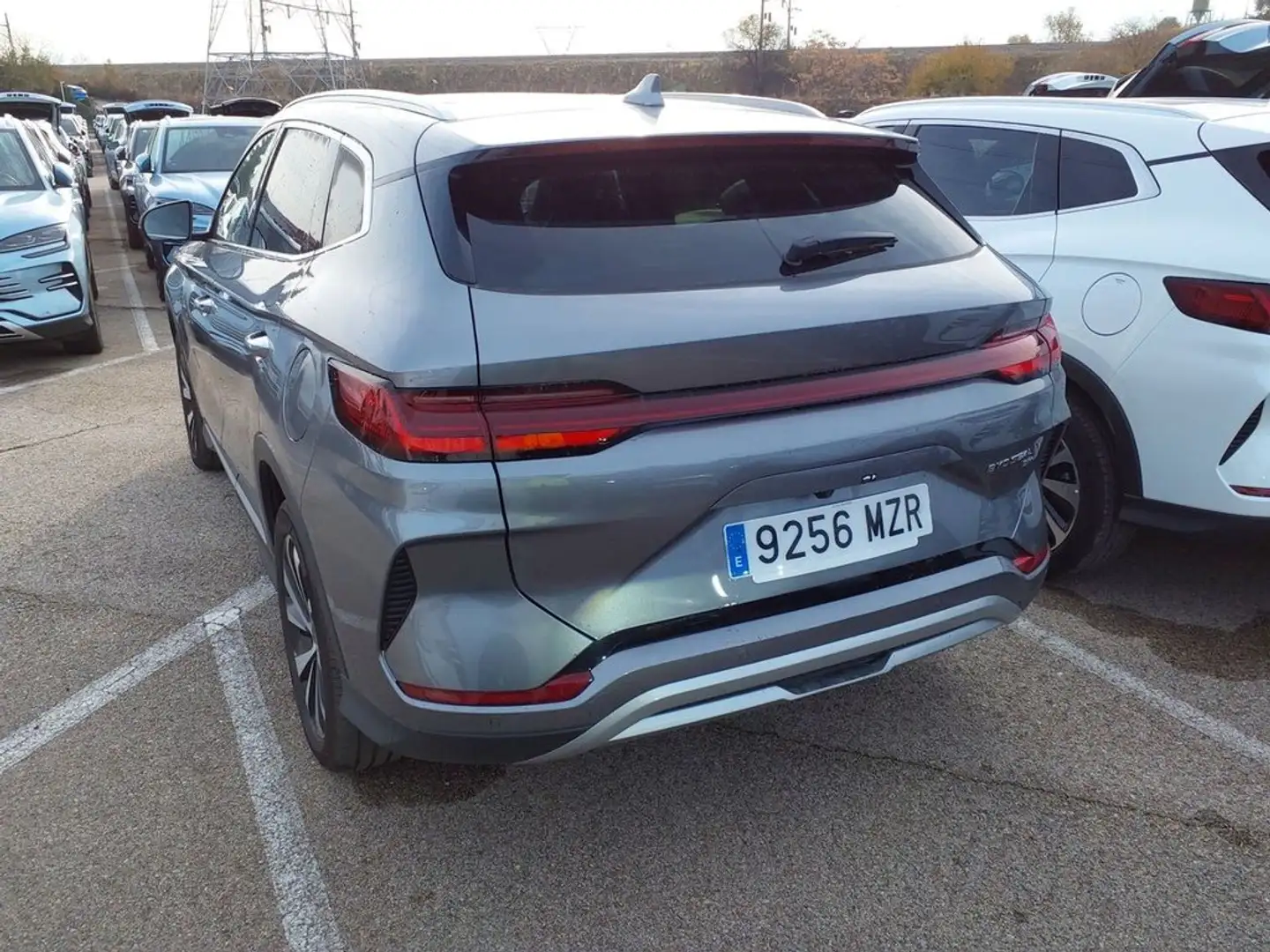 BYD Seal U DM-i Comfort 160kW Gris - 2