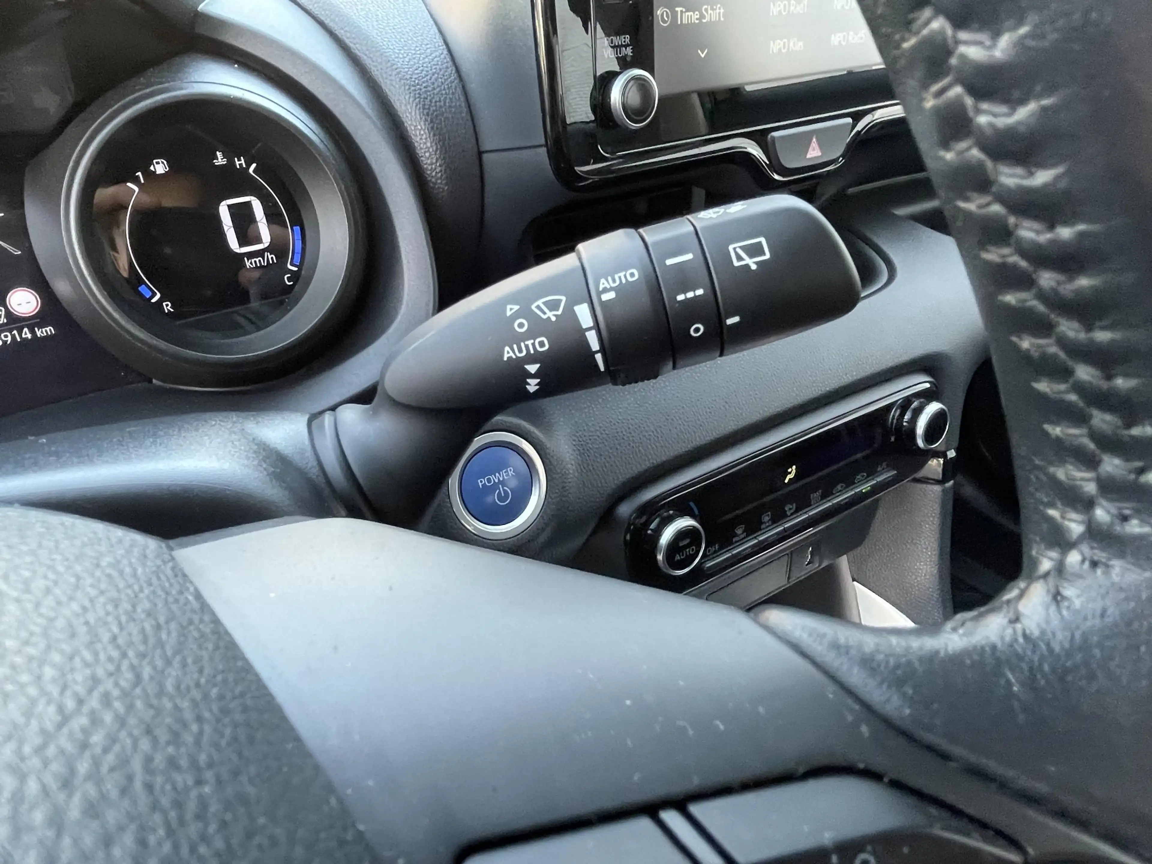 Toyota Yaris 1.5 Hybrid 115 First Edition — photo 12