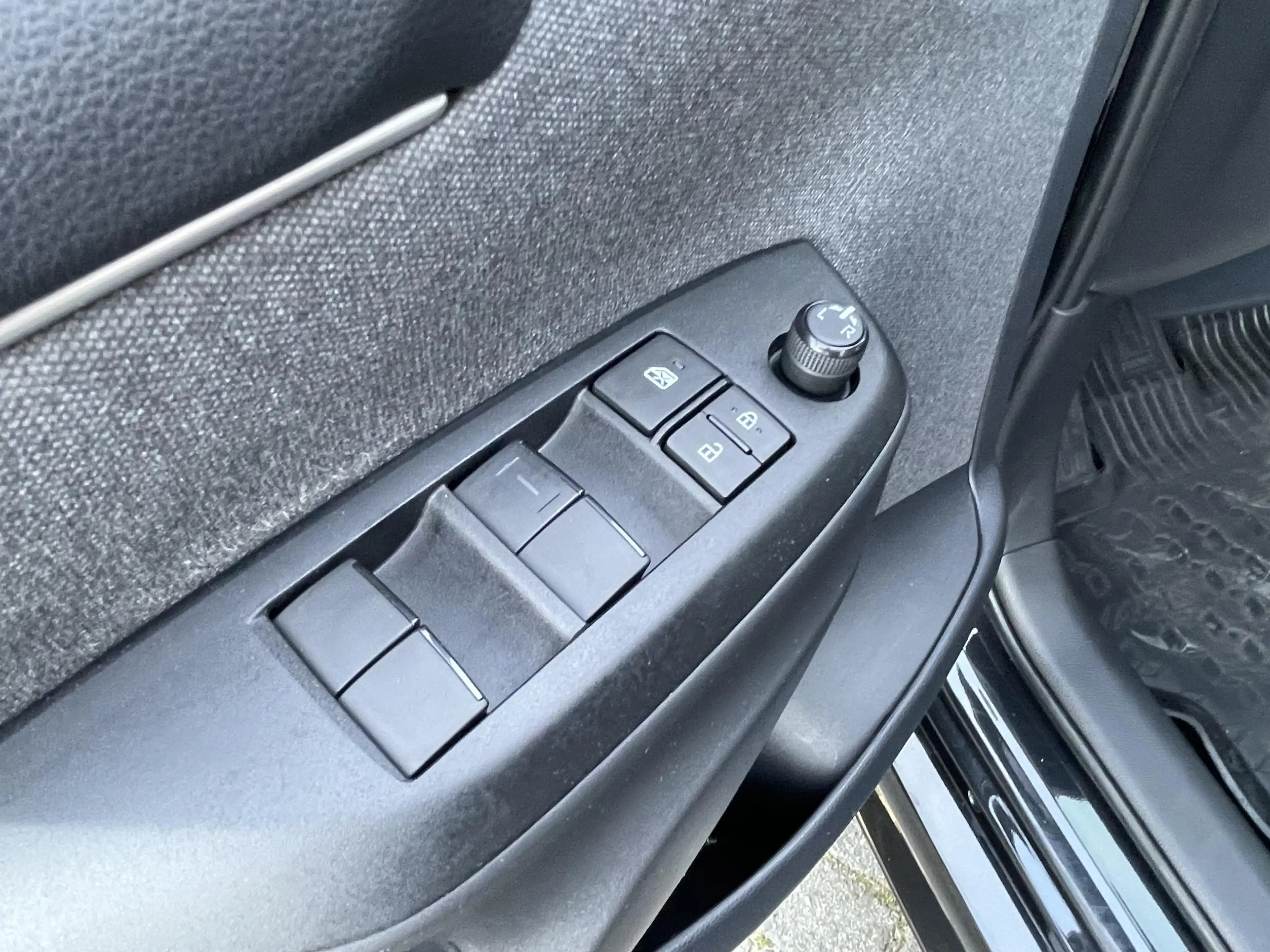 Toyota Yaris 1.5 Hybrid 115 First Edition — photo 6