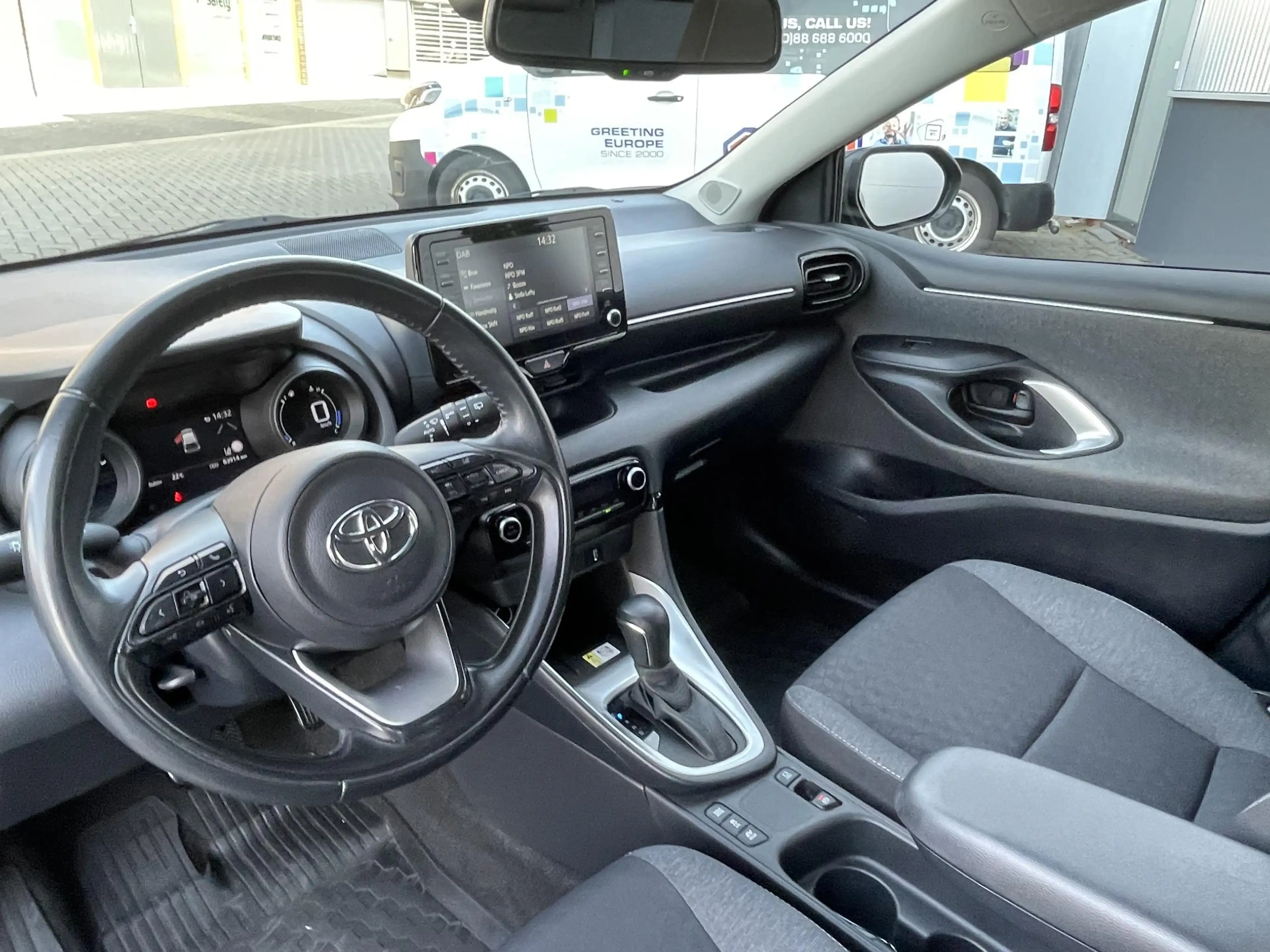 Toyota Yaris 1.5 Hybrid 115 First Edition — photo 4