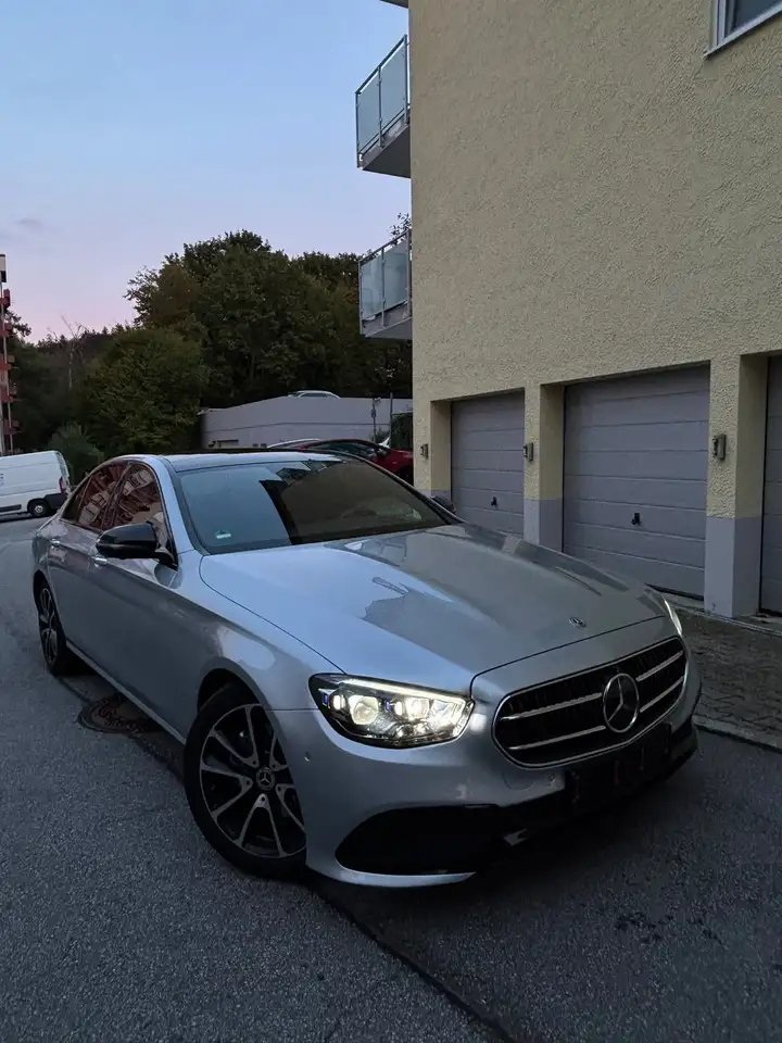Mercedes-Benz E 220