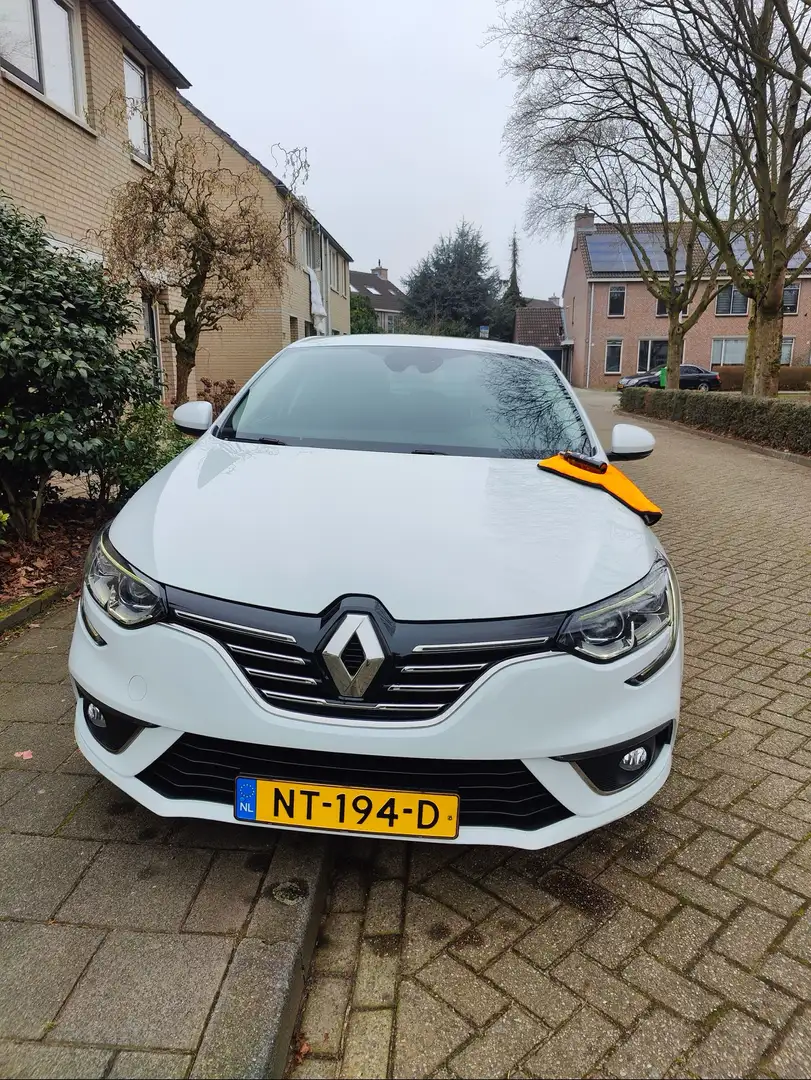 Renault Megane 1.2 TCe BOSE Luxe Uitvoering CHIPTUNING 147PK Wit - 2