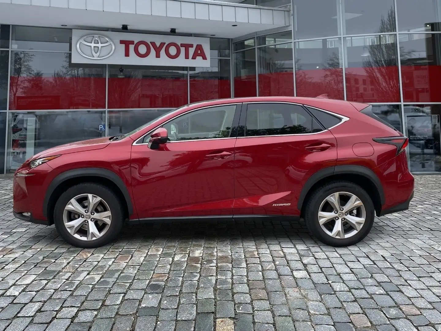 Lexus NX 300 h Executive Panodach*Sitzheizung*uvm Rot - 2