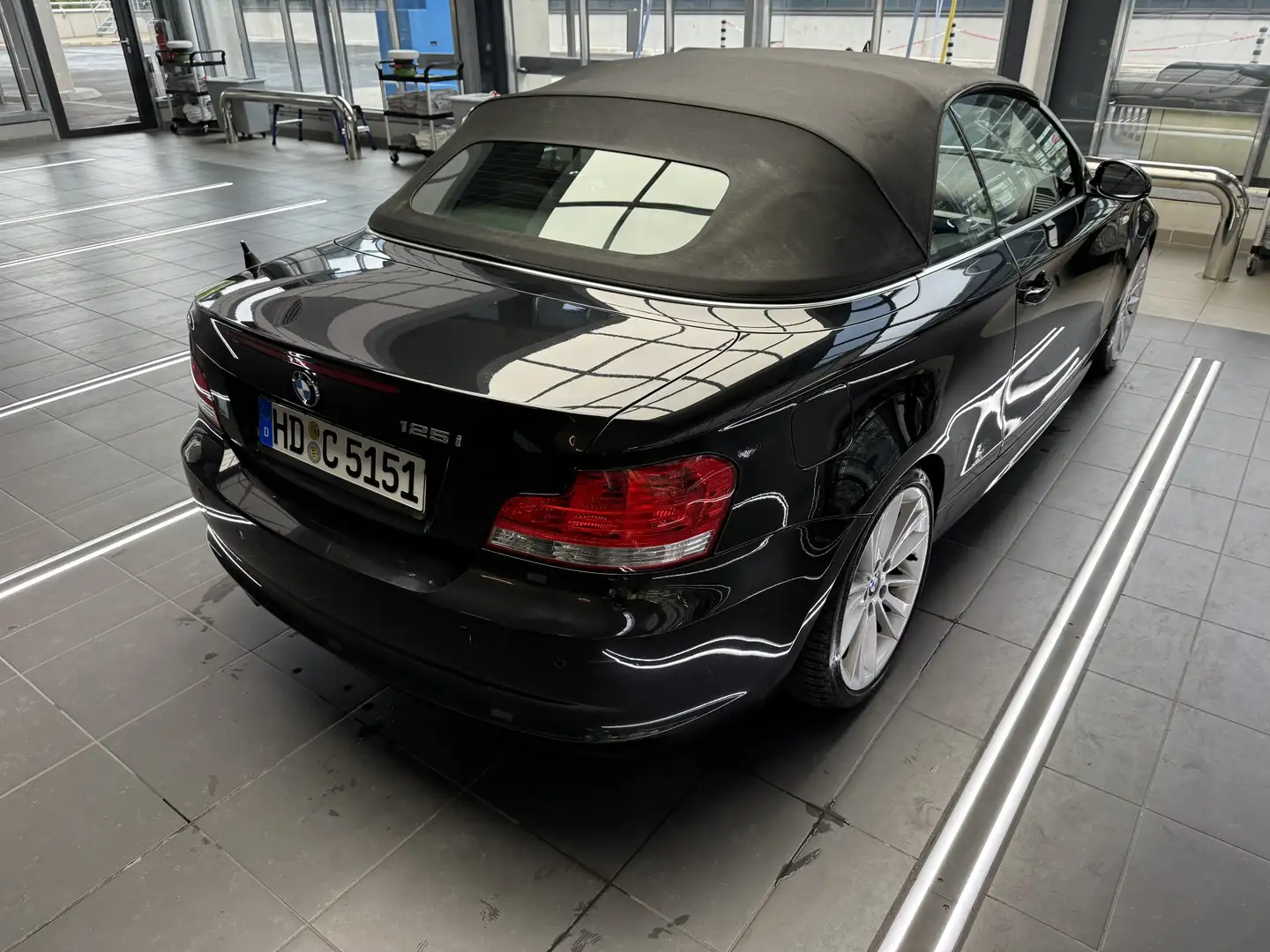 BMW 125 125i Cabrio Aut. Schwarz - 2