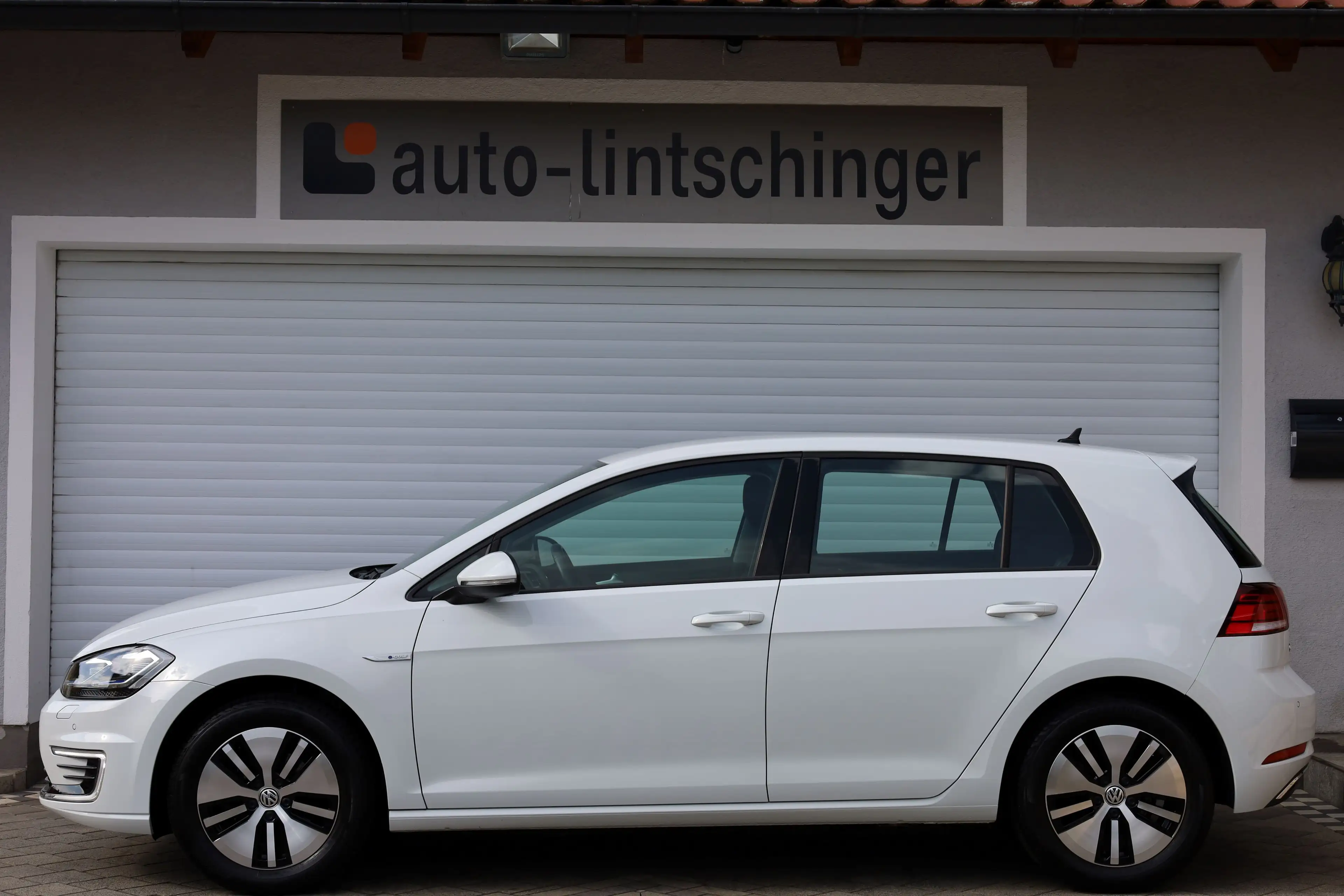 Volkswagen e-Golf COMFORTLINE 100KW*CCS-16"-ALU-NAVI-LED-APP_CONNECT — photo 11