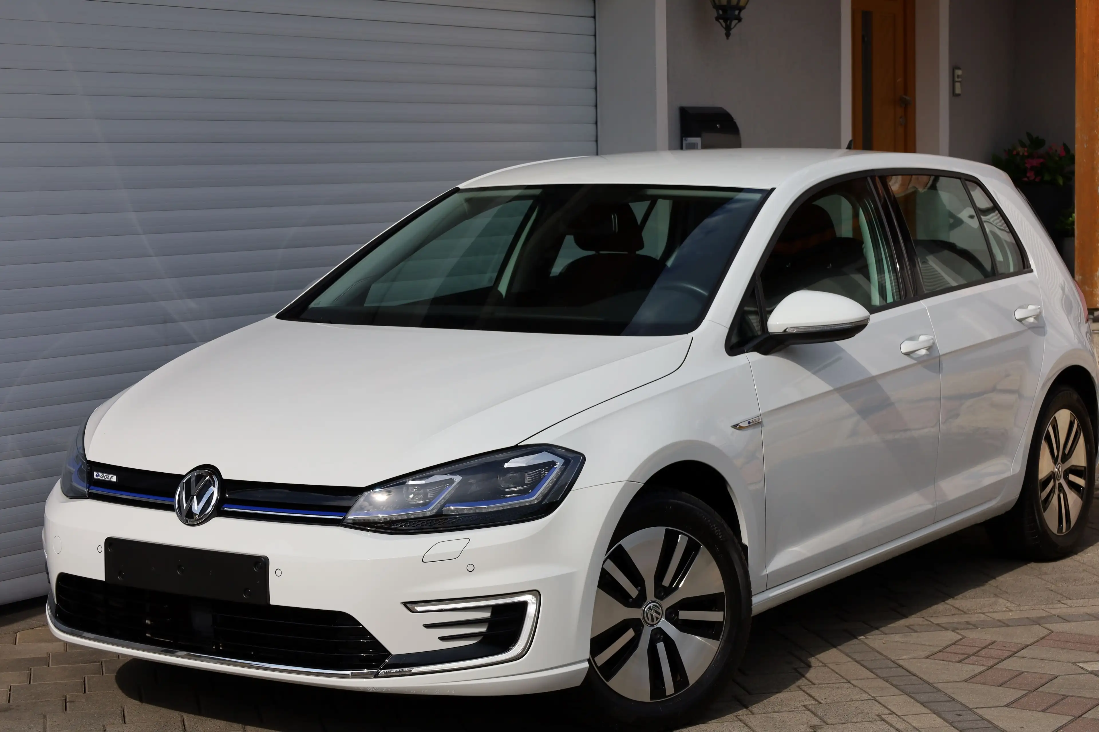 Volkswagen e-Golf COMFORTLINE 100KW*CCS-16"-ALU-NAVI-LED-APP_CONNECT — photo 12