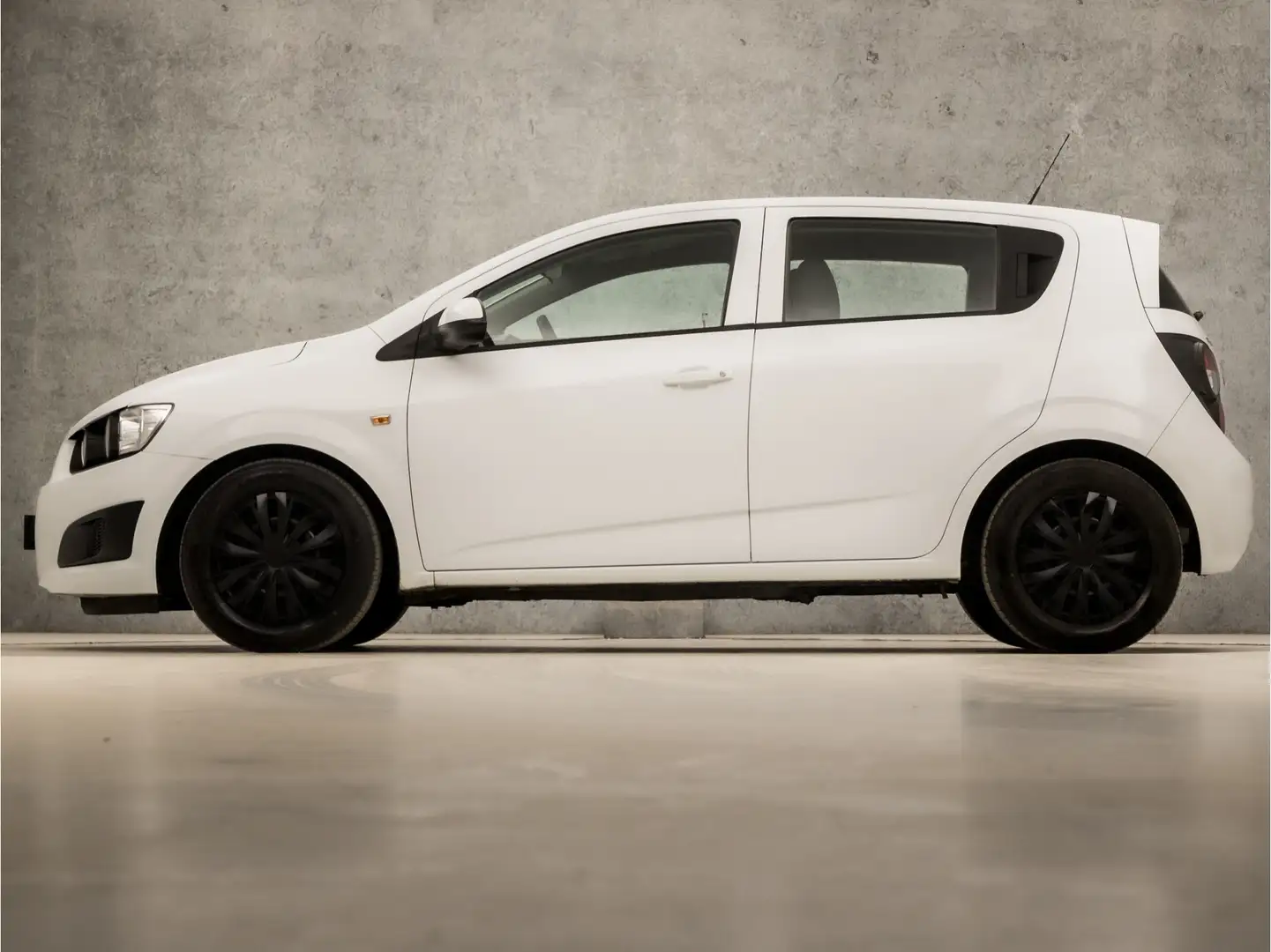Chevrolet Aveo 1.2 LS Sport (AIRCO, CRUISE, SPORTSTOELEN, ELEK RA Wit - 2