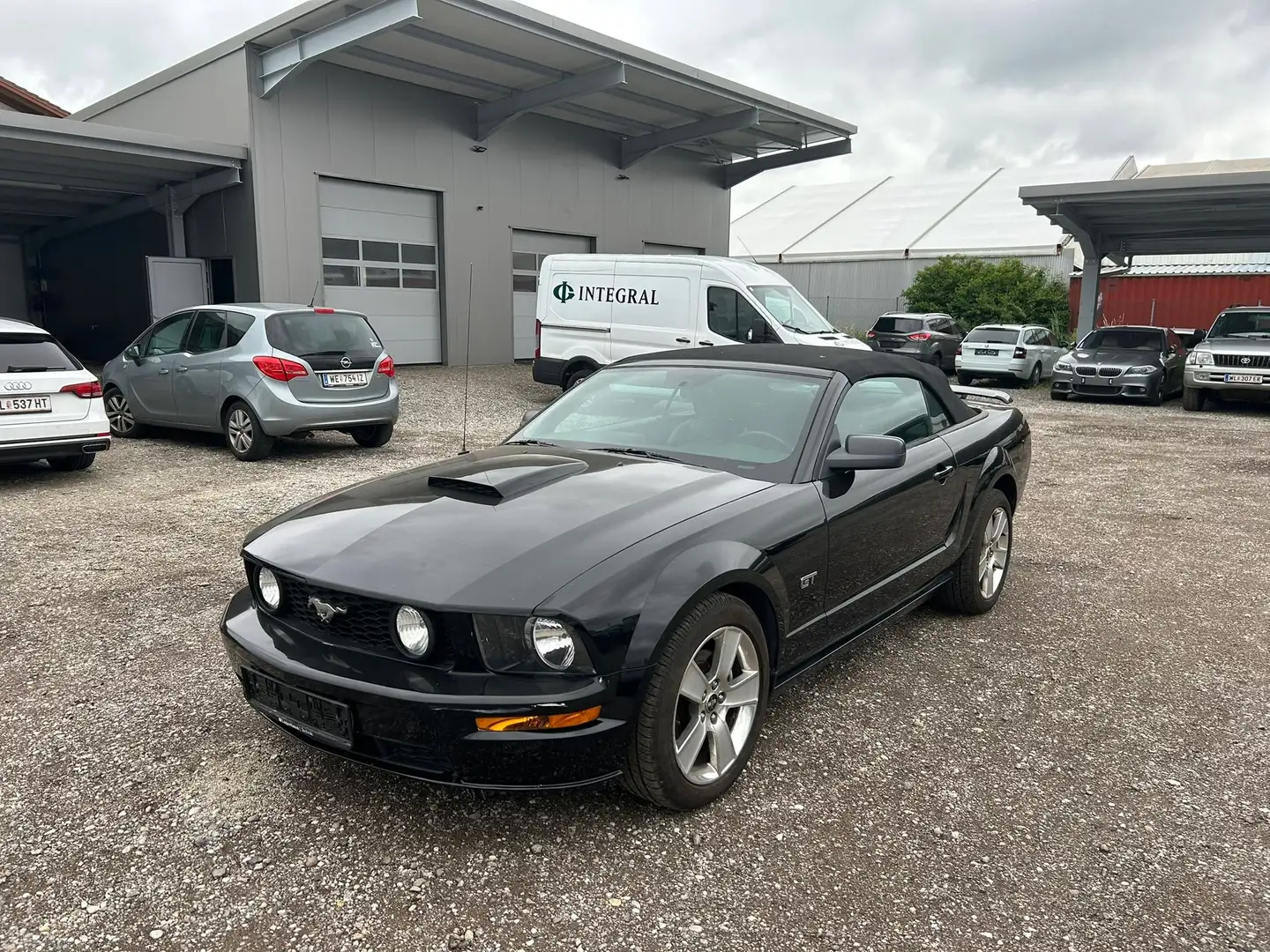 Ford Mustang GT 2 DR Conv Schwarz - 1