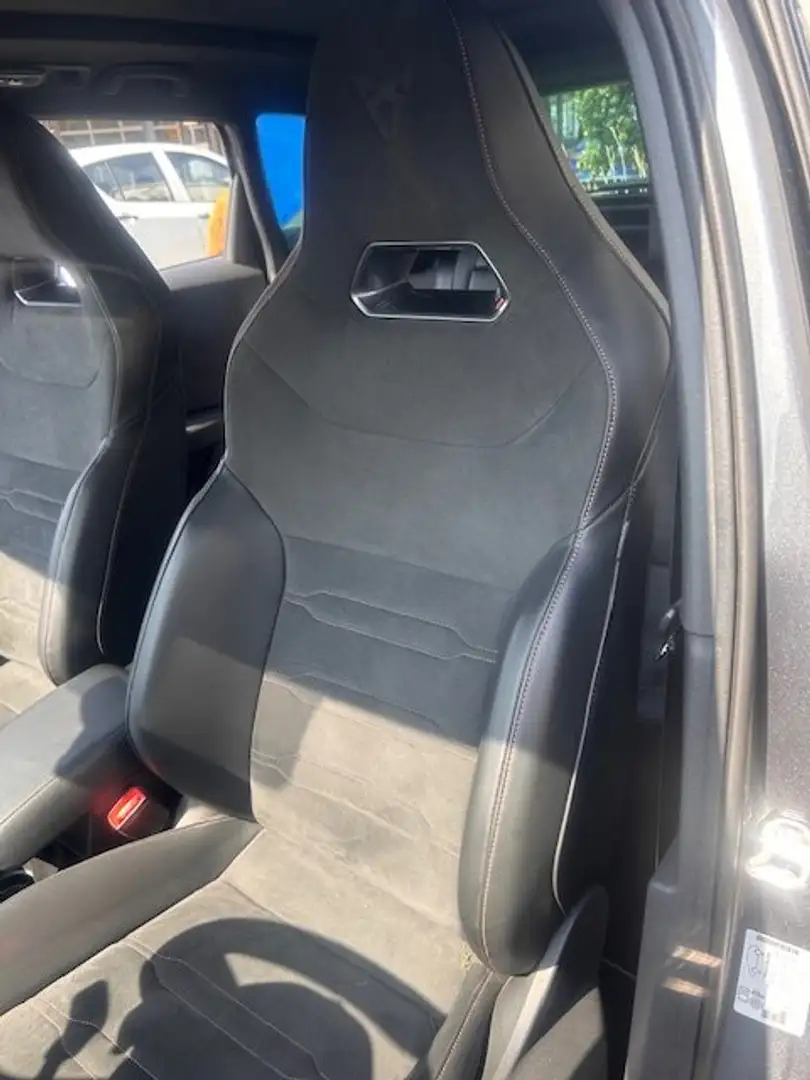 CUPRA Ateca Basis 4Drive Grau - 2