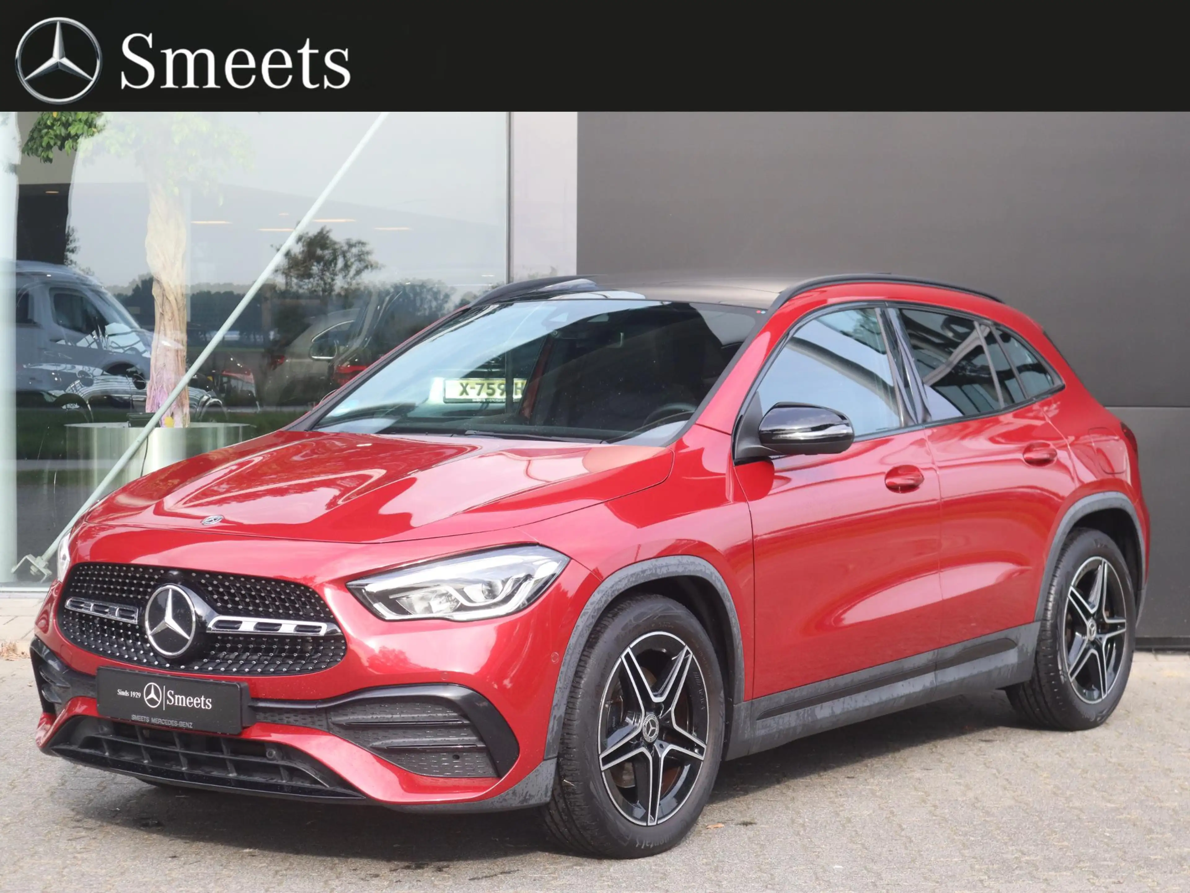 Mercedes-Benz GLA 200 Business Solution AMG l Trekhaak l Panoramadak l S