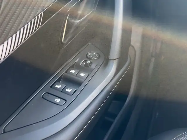 Peugeot 2008 view 14