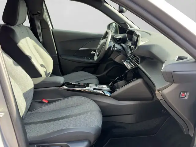 Peugeot 2008 view 9