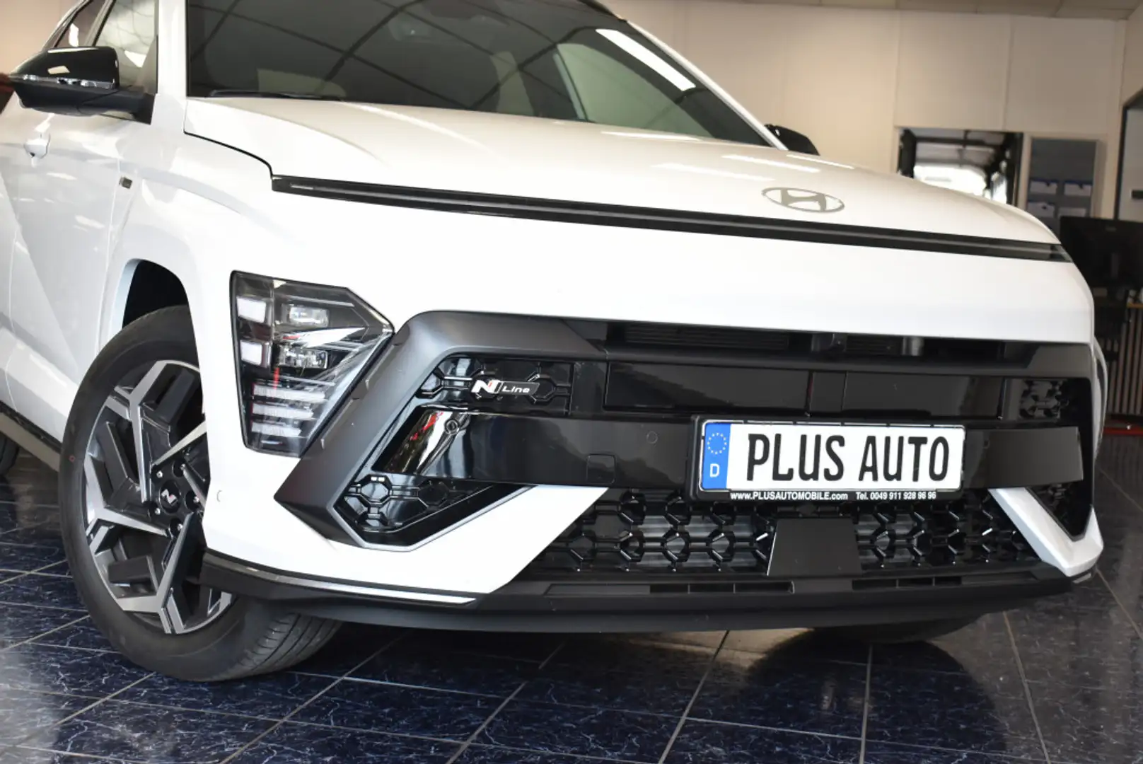 Hyundai KONA 1,6 T-GDI N Line 4WD Aut Navi LED Kam Panor Weiß - 1
