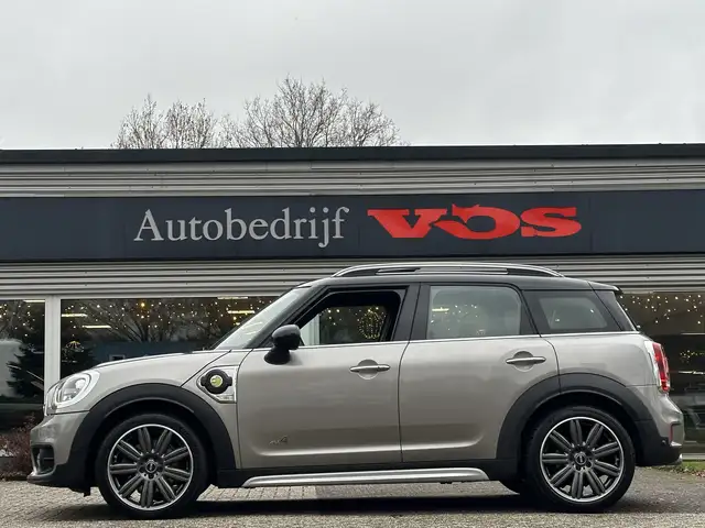 Mini Countryman view 3