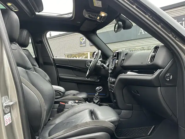 Mini Countryman view 8
