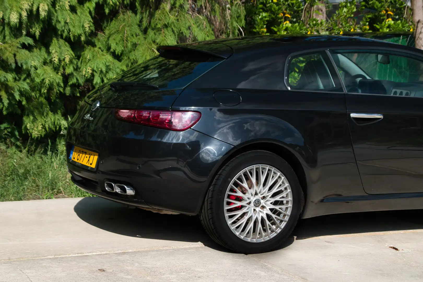 Alfa Romeo Brera 2.2 JTS Skywindow Zwart - 2
