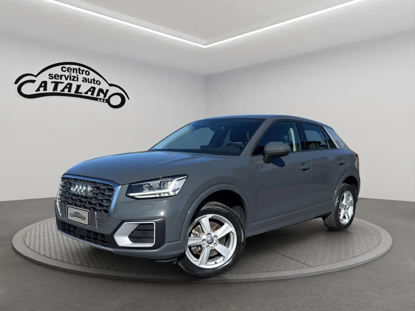 Audi Q2 1.6 TDI 116CV S line Edition Gris - 1