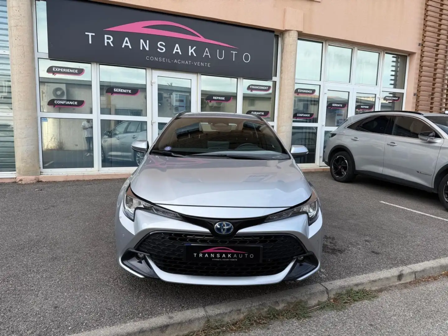 Toyota Corolla TOURING SPORTS HYBRIDE PRO NOUVE Pro Hybride 140ch Dynamic Business %2B/1ER MAIN/TVA RECUPERABLE Gris - 2