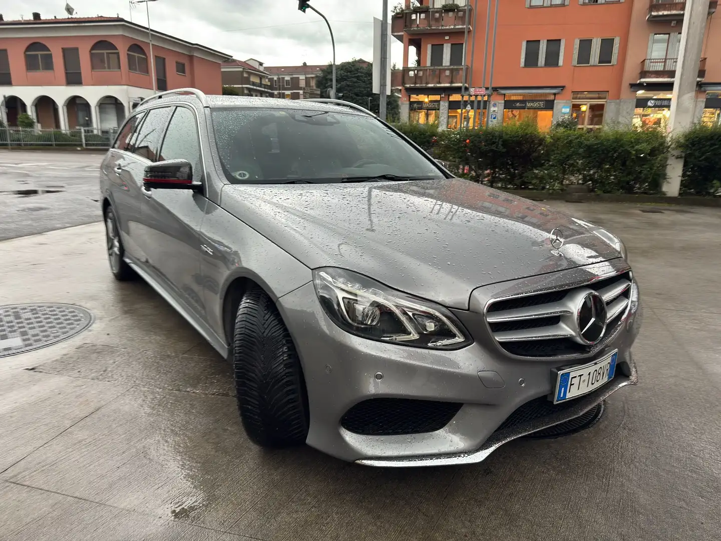 Mercedes-Benz E 300 Classe E - AMG W212 SW SW bt Hybrid Executive Grigio - 1