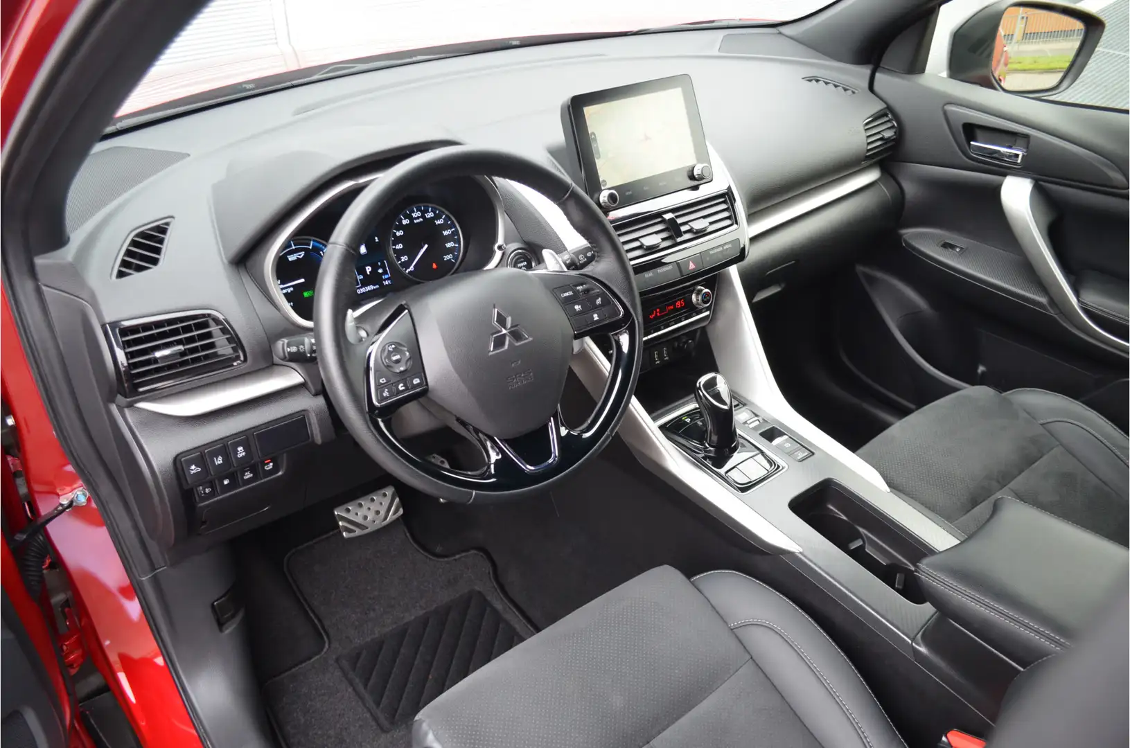 Mitsubishi Eclipse Cross PHEV 2.4 BLACK EDITION 4WD | PLUG IN HYBRIDE | ADA Rood - 2
