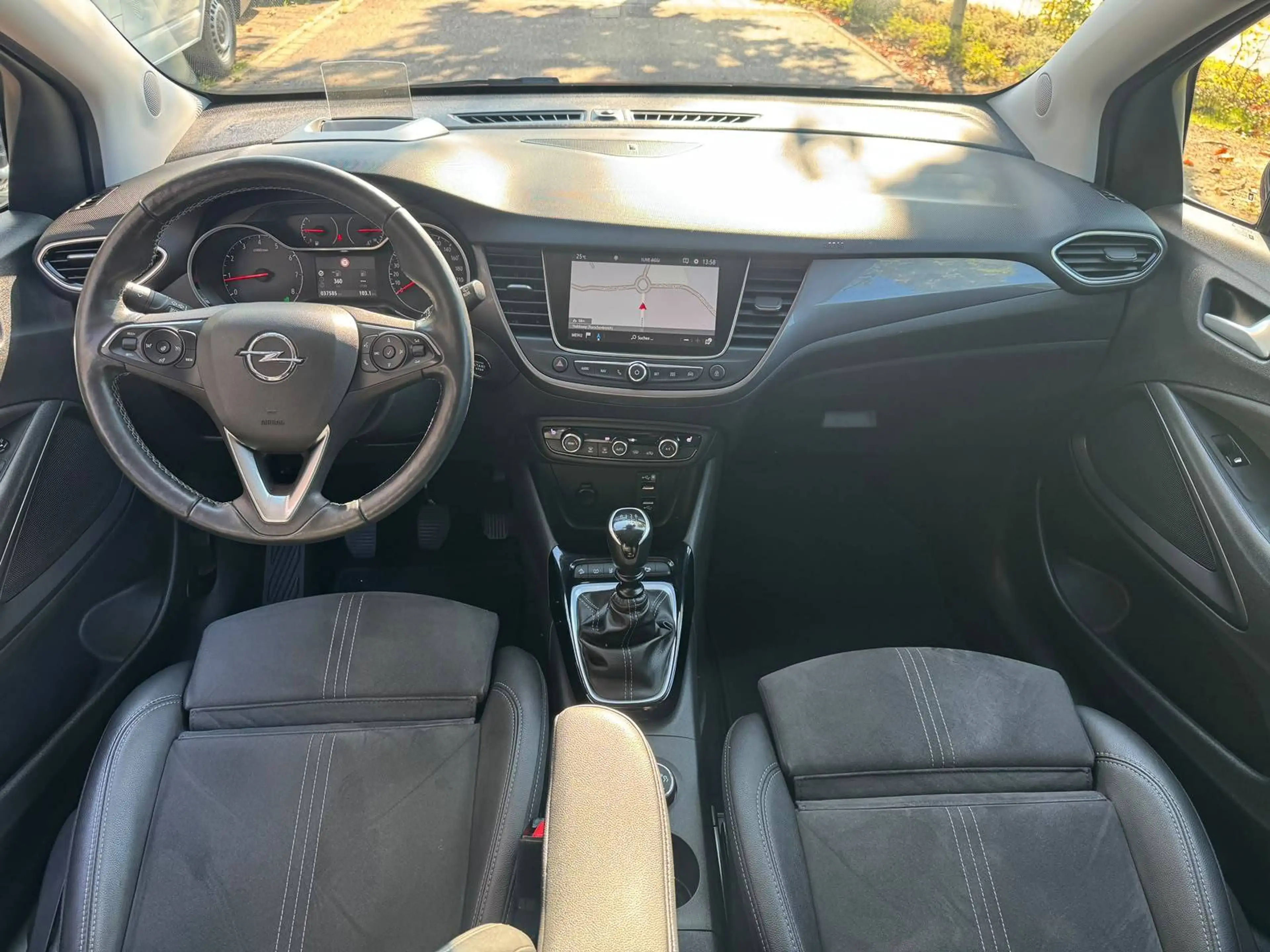 Opel Crossland X Ultimate Teilleder+Alcantara/HuD/RFK — photo 7