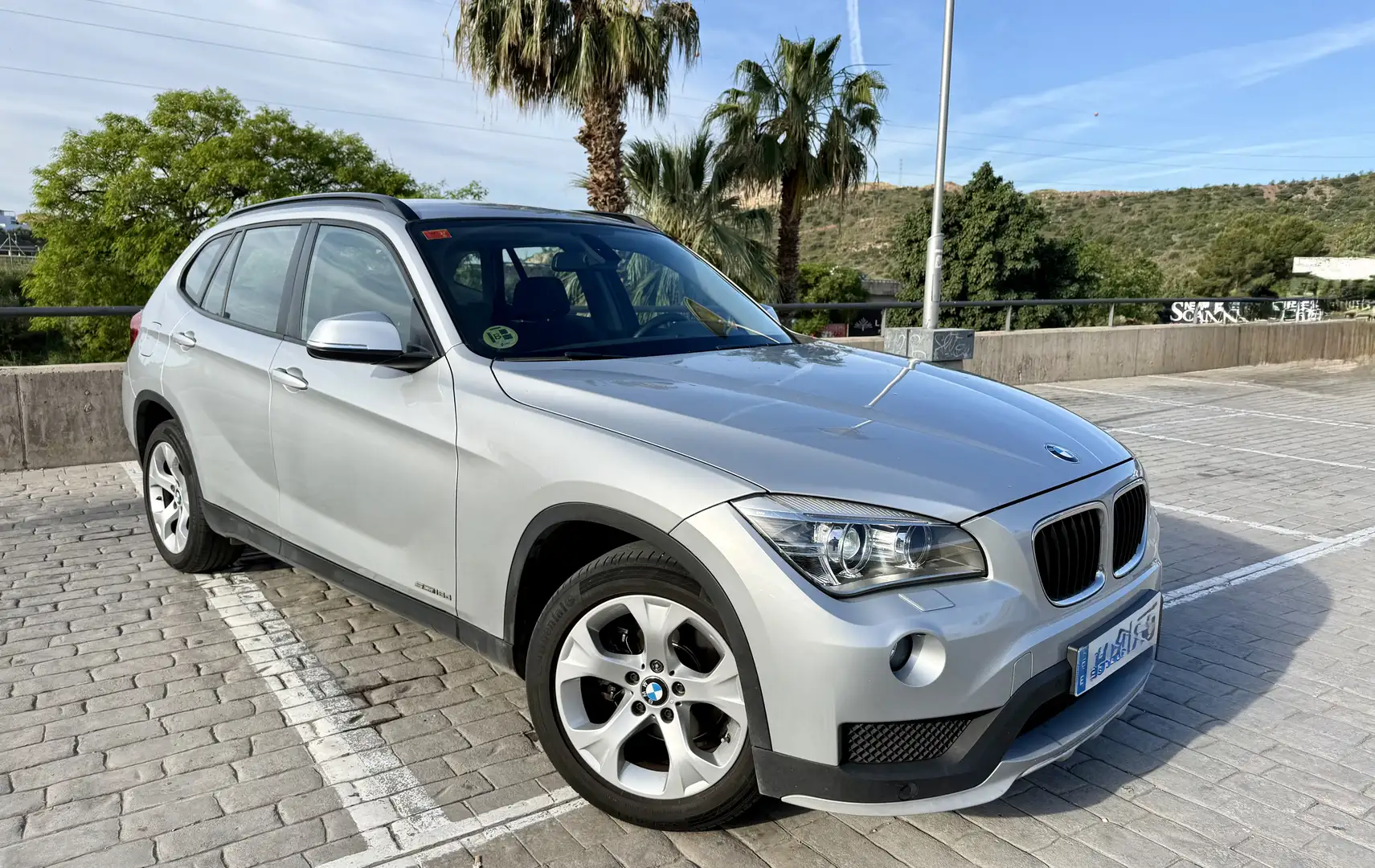 BMW X1 sDrive 18d Essential Edition - 1