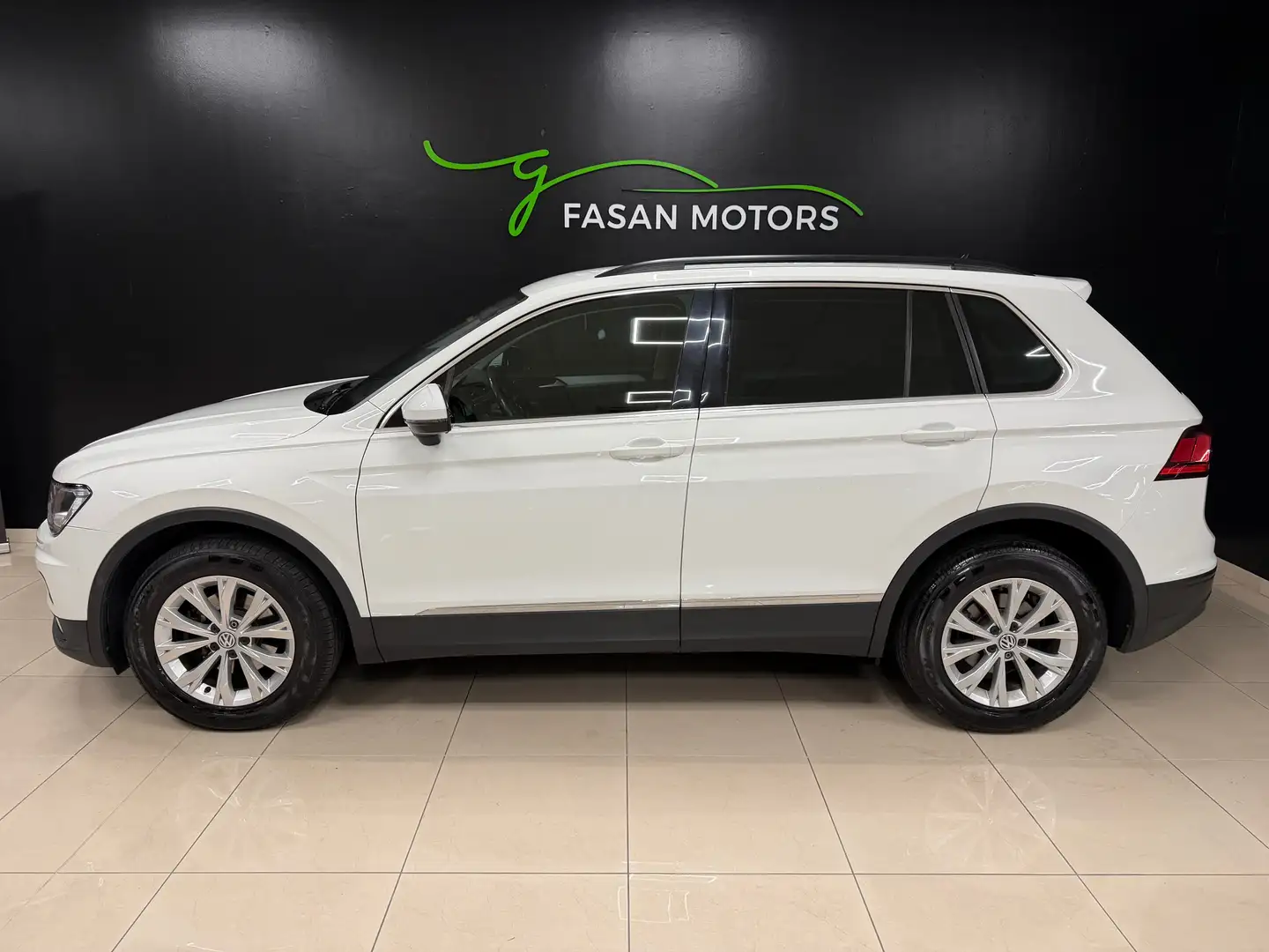 Volkswagen Tiguan 2.0 tdi Business 4motion 150cv dsg Blanc - 2