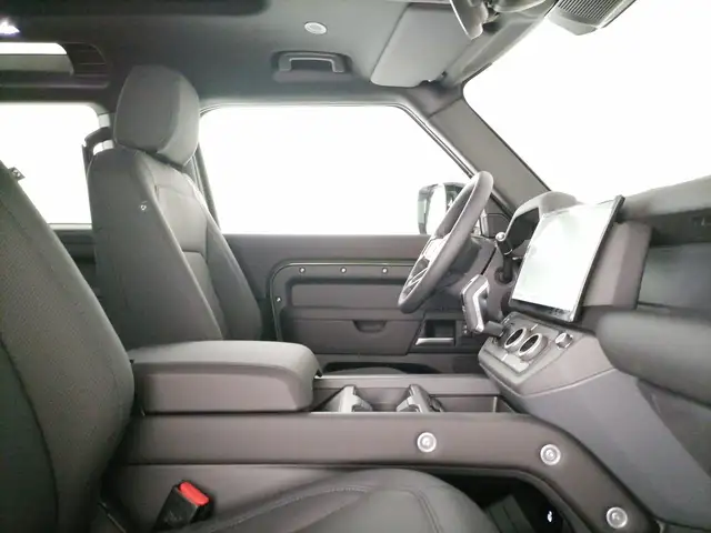 Land Rover Defender view 3