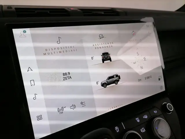 Land Rover Defender view 22
