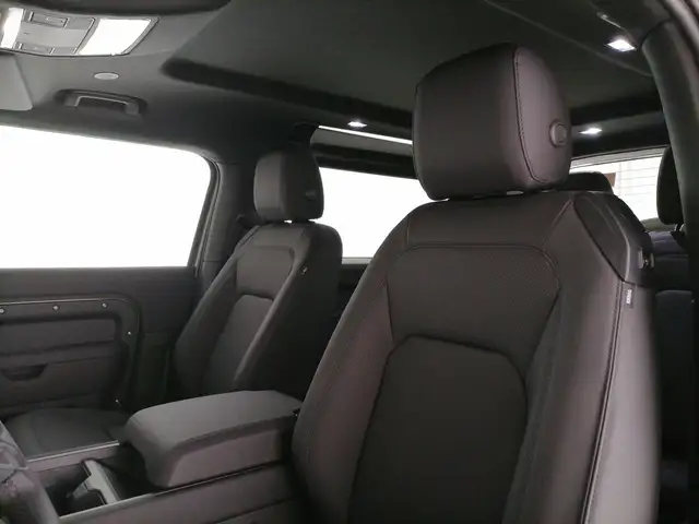 Land Rover Defender view 14