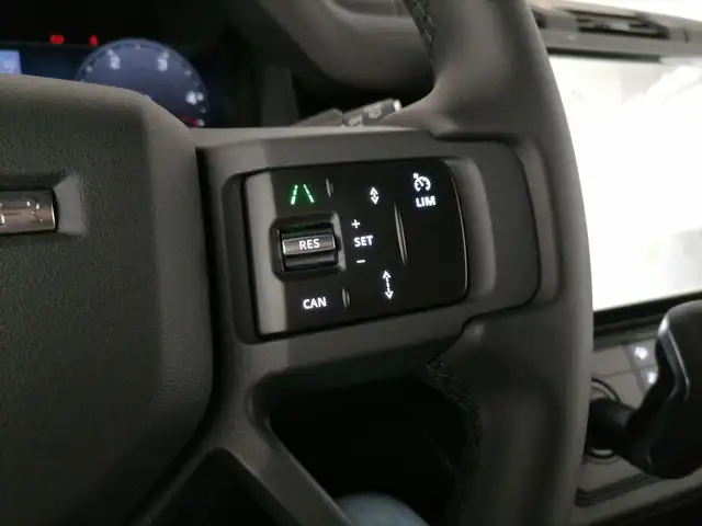 Land Rover Defender view 28