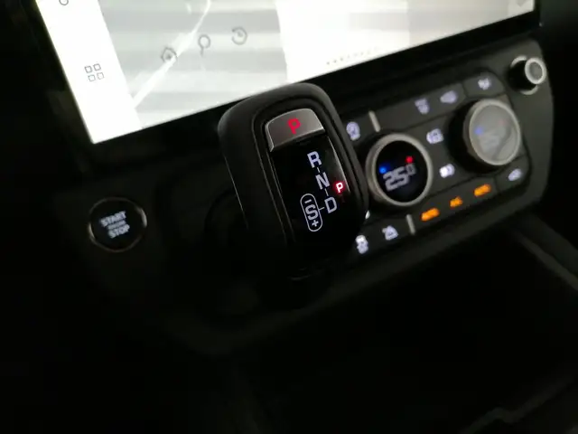 Land Rover Defender view 15