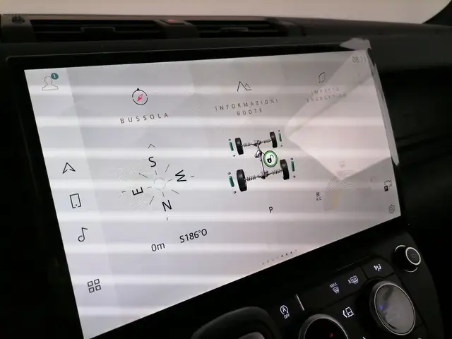 Land Rover Defender view 23