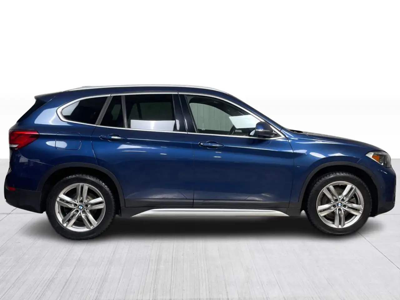BMW X1 снимка BMW X1