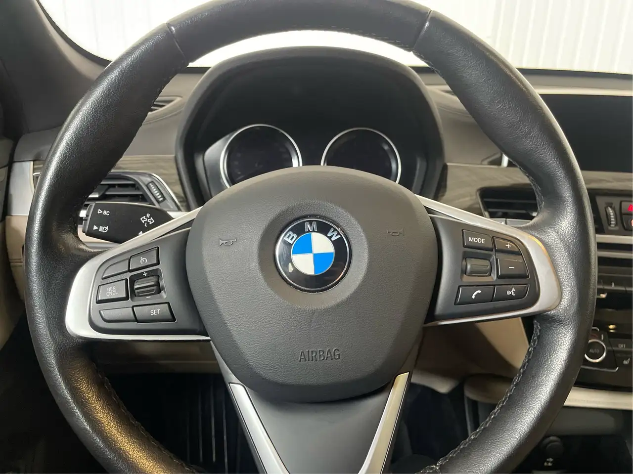 BMW X1 снимка BMW X1