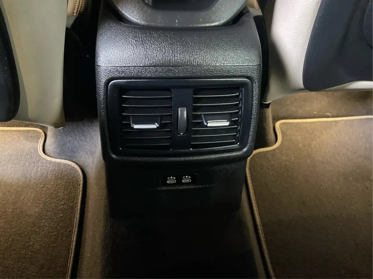 BMW X1 снимка BMW X1