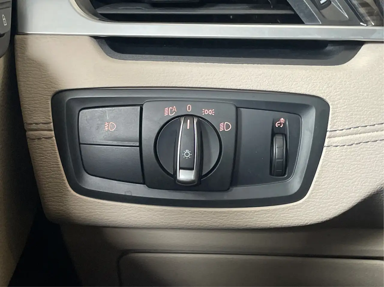 BMW X1 снимка BMW X1