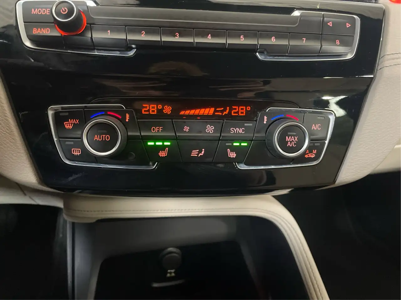 BMW X1 снимка BMW X1